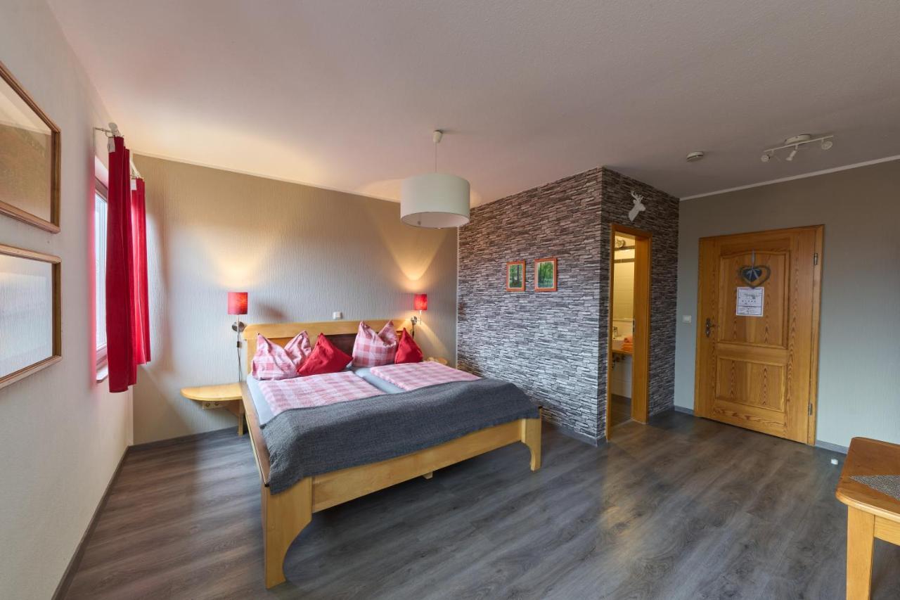 קאמרפורסט Landhotel Brauner Hirsch מראה חיצוני תמונה