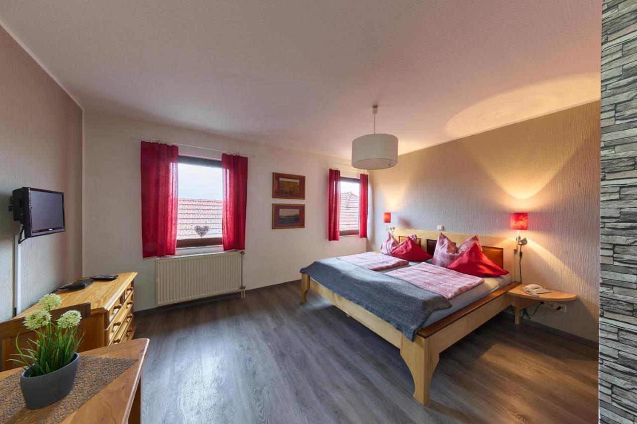 קאמרפורסט Landhotel Brauner Hirsch מראה חיצוני תמונה